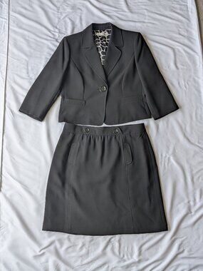 Tahari Black Mad Men Skirt Suit Sz 18 EUC + Bonus GUC Shirt = Job Winner